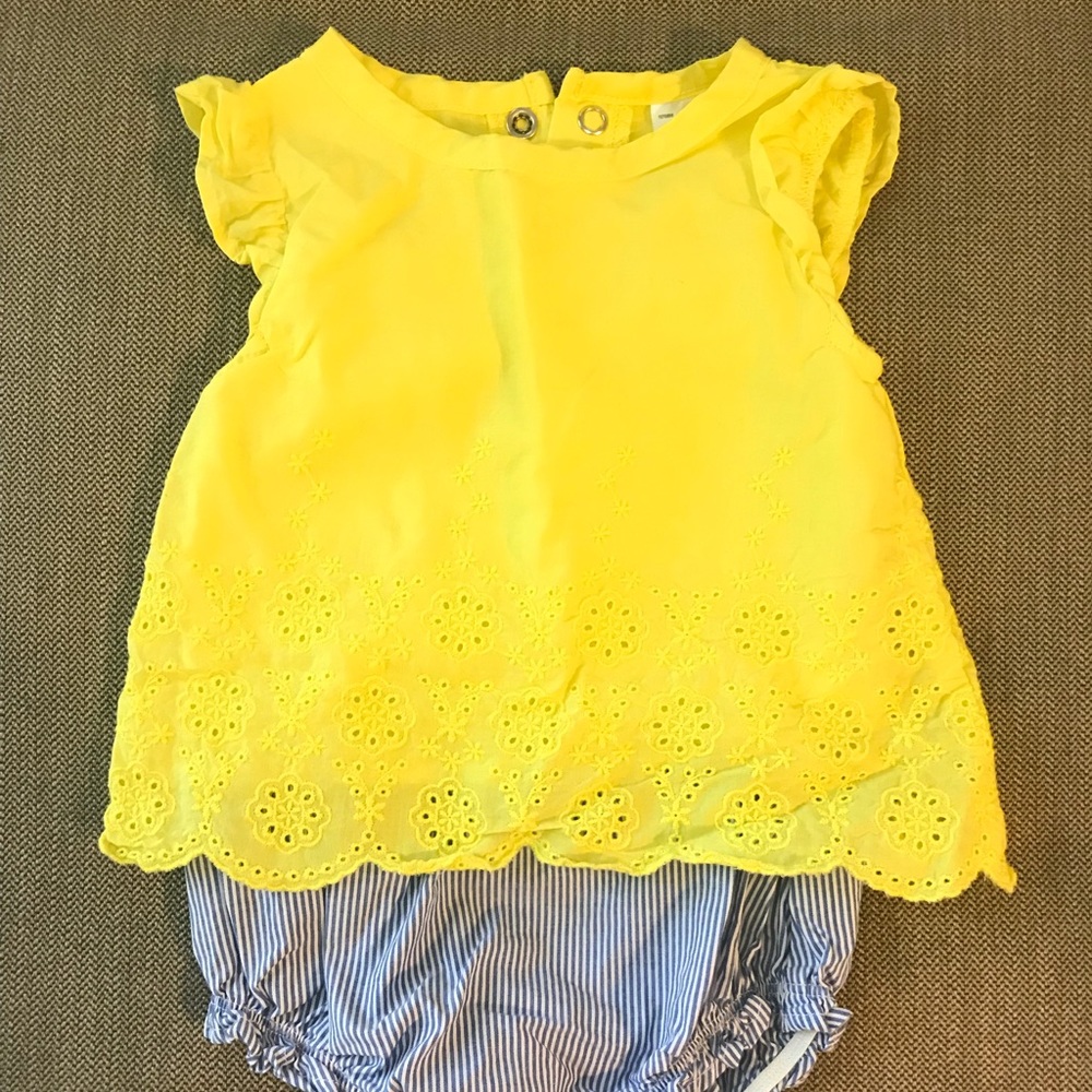 🌿CARTER’S Romper🌿